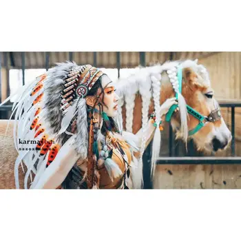 Indijos galvos apdangalas Rankų darbo suaugusiųjų pagaminti su realiais baltas gaidys ir gulbių plunksnos - Vidutinio Dydžio - Amerikos indėnų Stiliaus