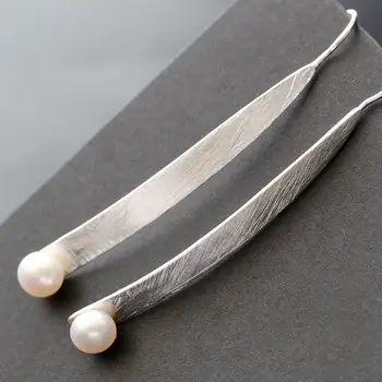 Naujas s925 gryno sidabro moteris auskarai rankų piešimo sidabro moteris auskarai su natūraliais perlais ilgai mados