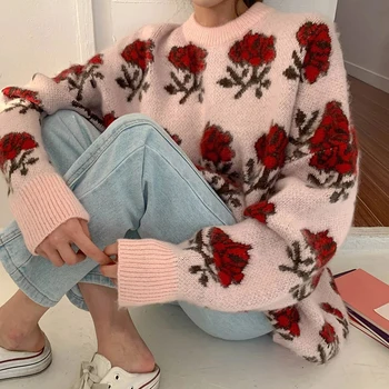 Rudenį ir žiemą švelnus ir malonus apvalios kaklo rose megztinis