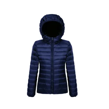 Ultra light antis žemyn striukė moterų žiemos paltai 90 gobtuvu plonas plonas kietas nešiojamų saldainiai spalvų šviesos puffer jacket